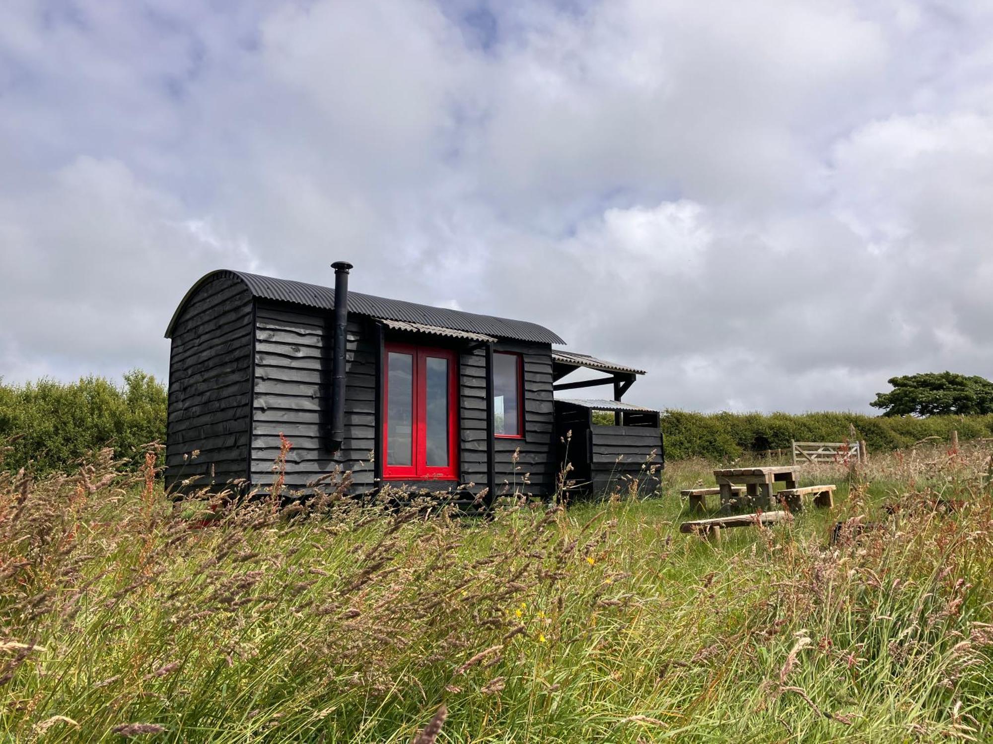 Shepherds Hut In A Private Meadow With Sea Views Hartland Exterior foto
